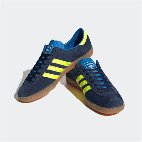 Adidas Hochelaga Spezial Sneakers 